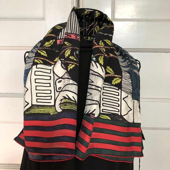 GUCCI "ALESSANDRO POWER FOULARD" 100% Silk Carré - Picture 5 of 8